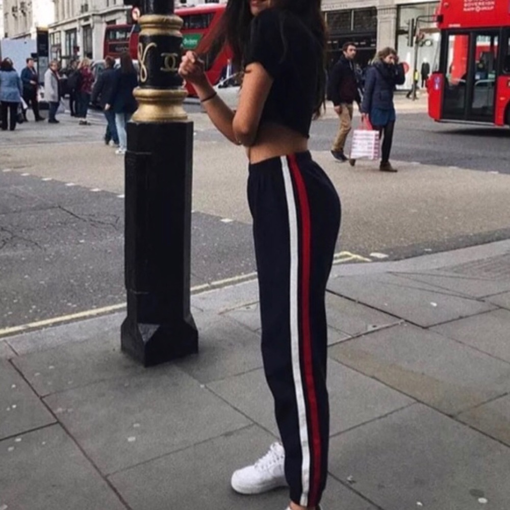 Brandy Melville Zari Sweatpants
